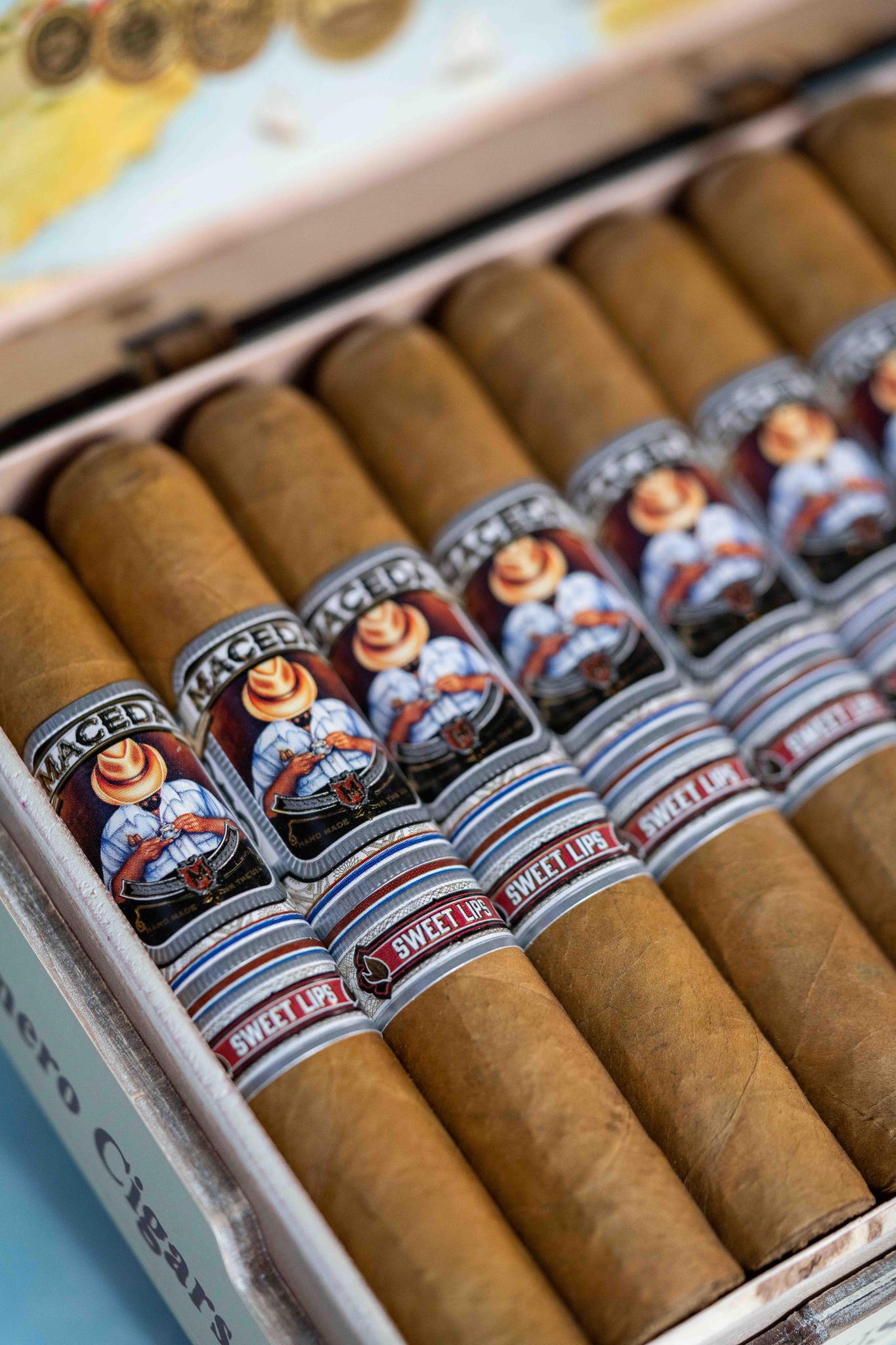 rooster tobacco | Smokeless Wiki Cornell & Diehl Exhausted Rooster